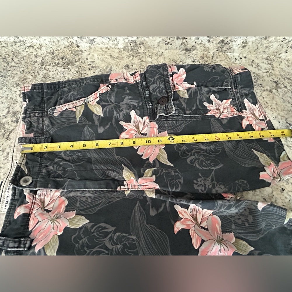 American Eagle Tropical Camo Cargo Classic Chino Shorts Floral Beach Size 34 - Picture 8 of 9